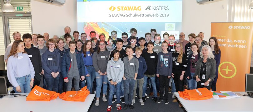 Schüler und Lehrer bei der Eröffnung des STAWAG Schulwettbewerbs 2019