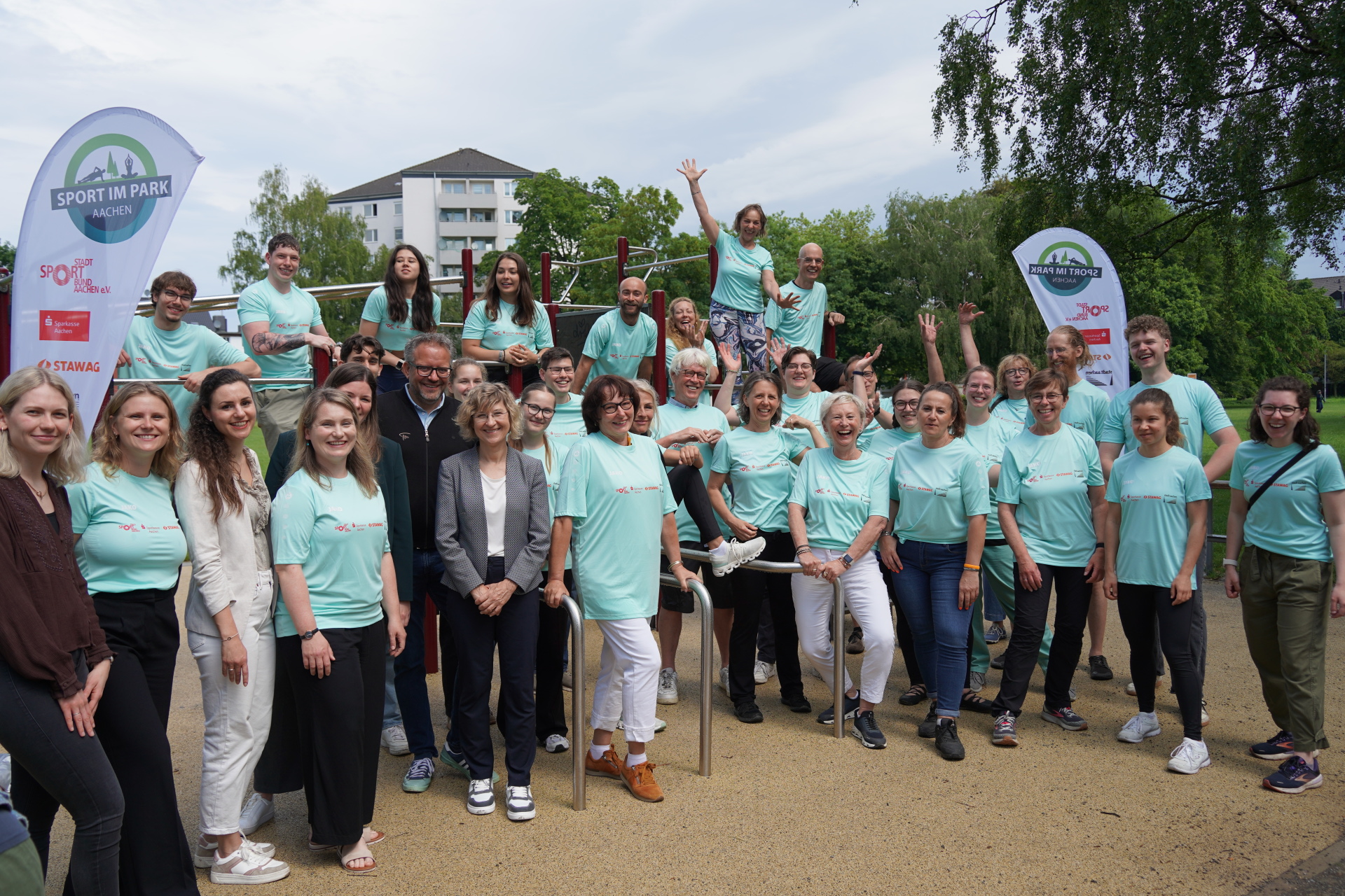 Gruppenfoto Pressetermin "Sport im Park"